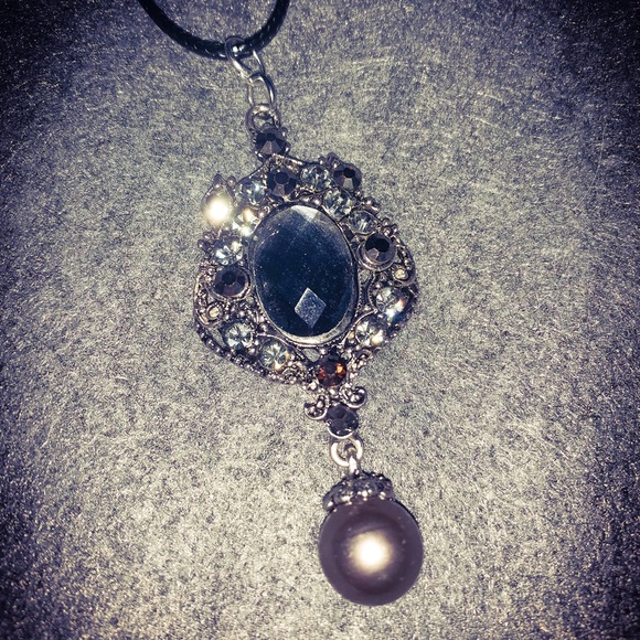 Vintage Jewelry - Alexandrite Blue/White Color Change Gem Necklace